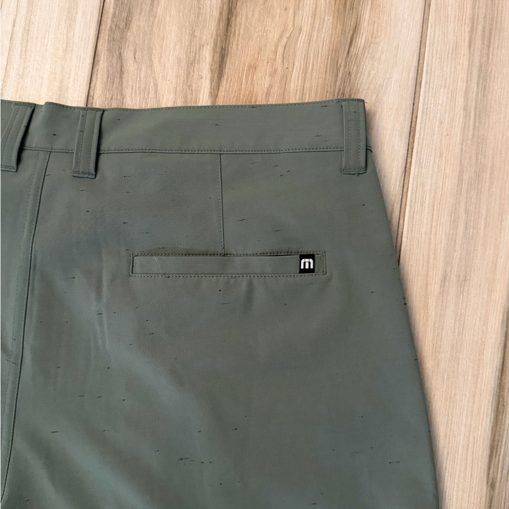 Travis Mathew Speckled Green Shorts - Picture 8 of 8